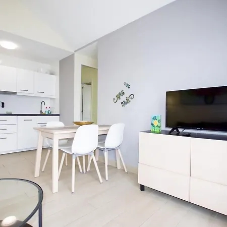 Book Jet - Premium Pool View & Wifi קוסטה קלמה