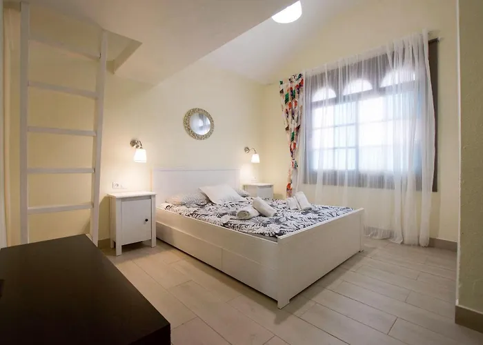 Lejlighed Book Jet - Premium Pool View & Wifi